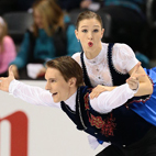 Olesia KARMI / Max LINDHOLM(FIN)　Programme court
EOS-1D X EF300mm F2.8L IS II USM、F3.5、1/1250sec、ISO3200
(c)M.Sugawara／JapanSports